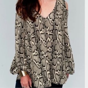 Show Me Your Mumu Cold Shoulder Snakeskin Top Blouse, Size Small